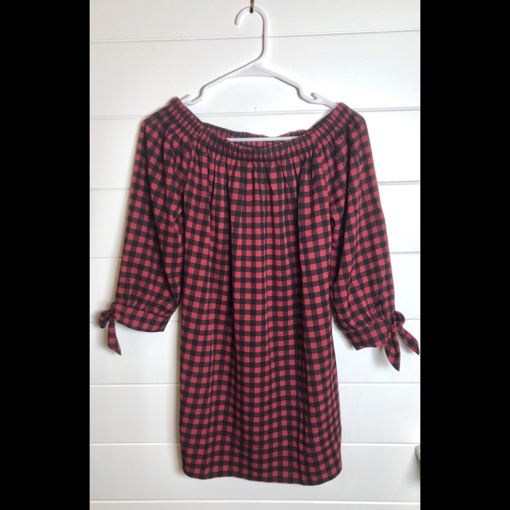 B. Boutique darling checked wide neck blouse